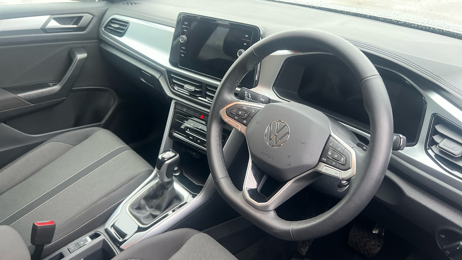 Used Volkswagen T-Roc 2024 for sale - 77516371: Photo 11