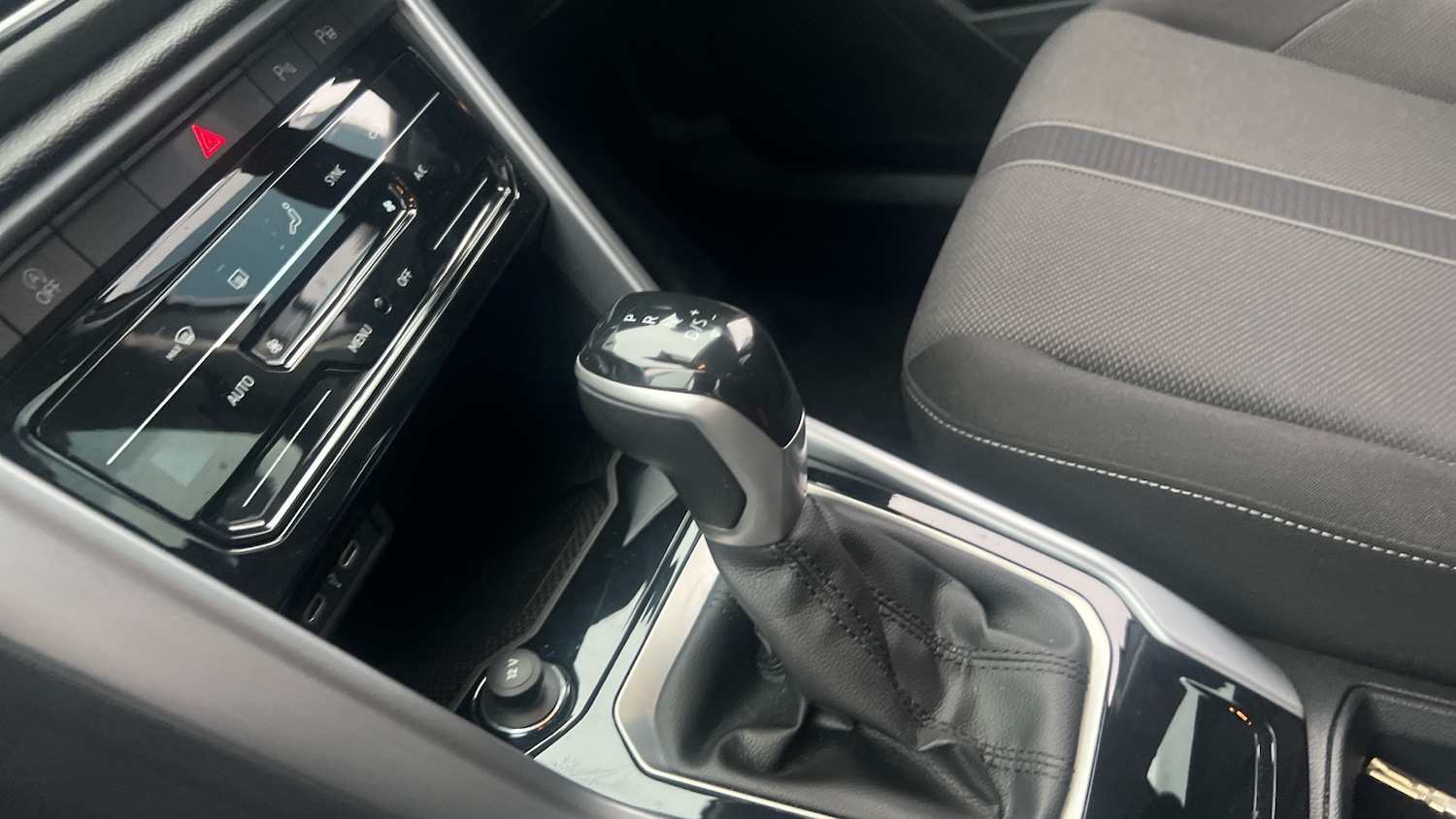 Used Volkswagen T-Roc 2024 for sale - 77516371: Photo 13