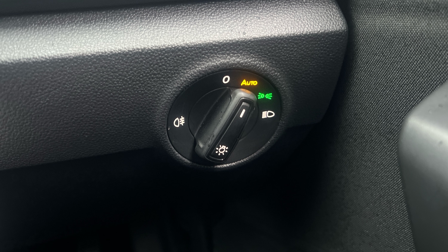 Used Volkswagen T-Roc 2024 for sale - 77516371: Photo 26