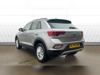 Used Volkswagen T-Roc 2024 for sale - 77516371: Photo