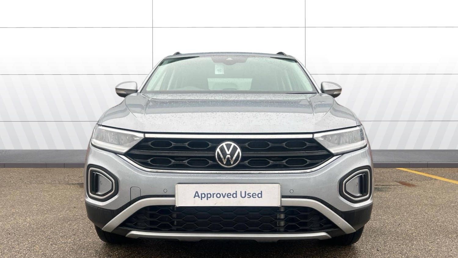 Used Volkswagen T-Roc 2024 for sale - 77516371: Photo 3