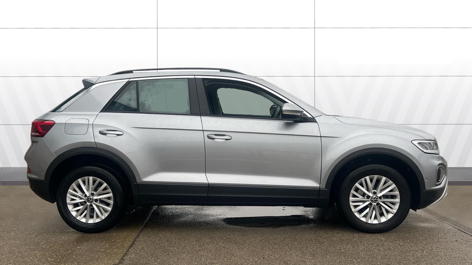 Used Volkswagen T-Roc 2024 for sale - 77516371: Photo 5