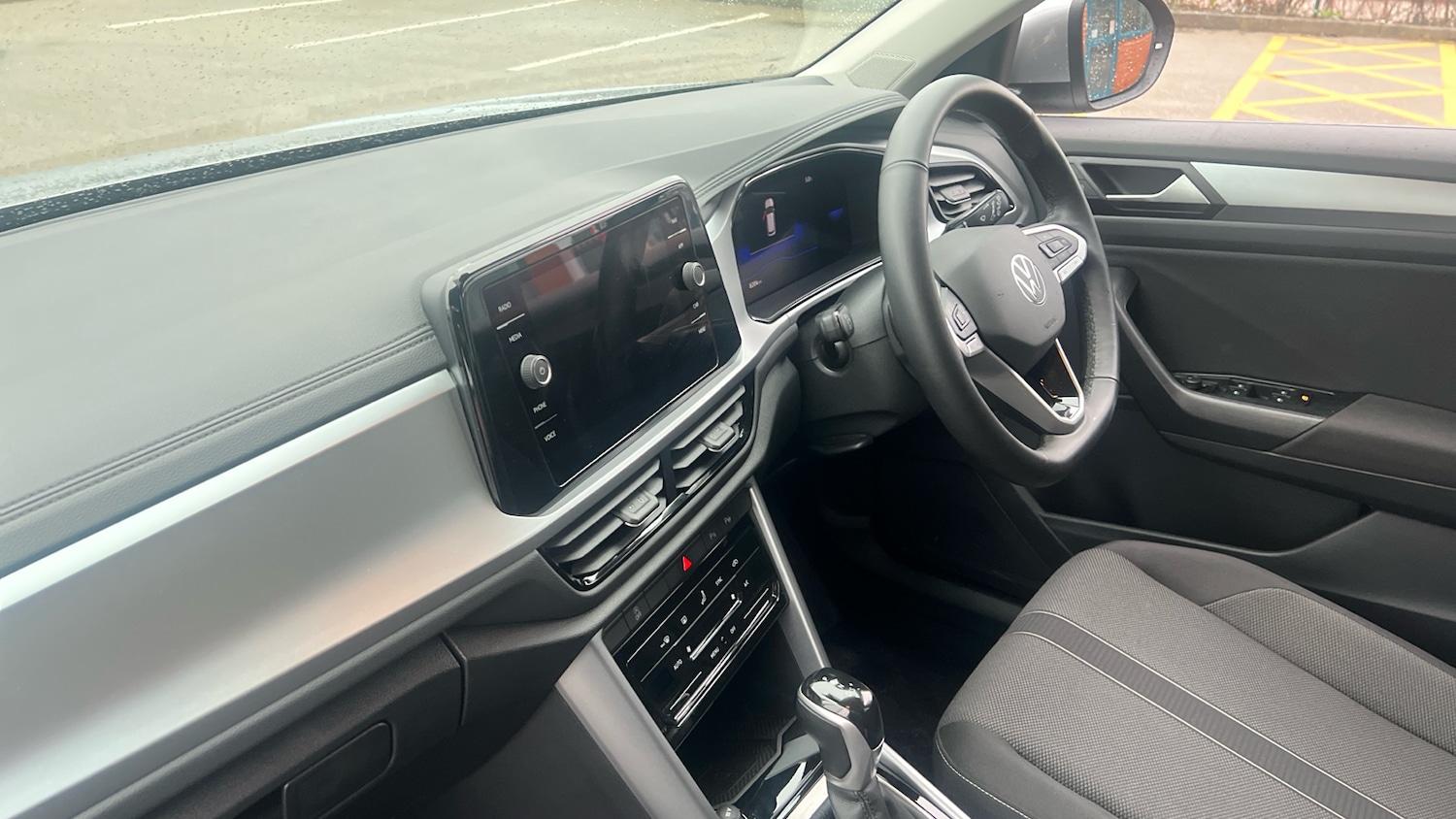 Used Volkswagen T-Roc 2024 for sale - 77516371: Photo 9