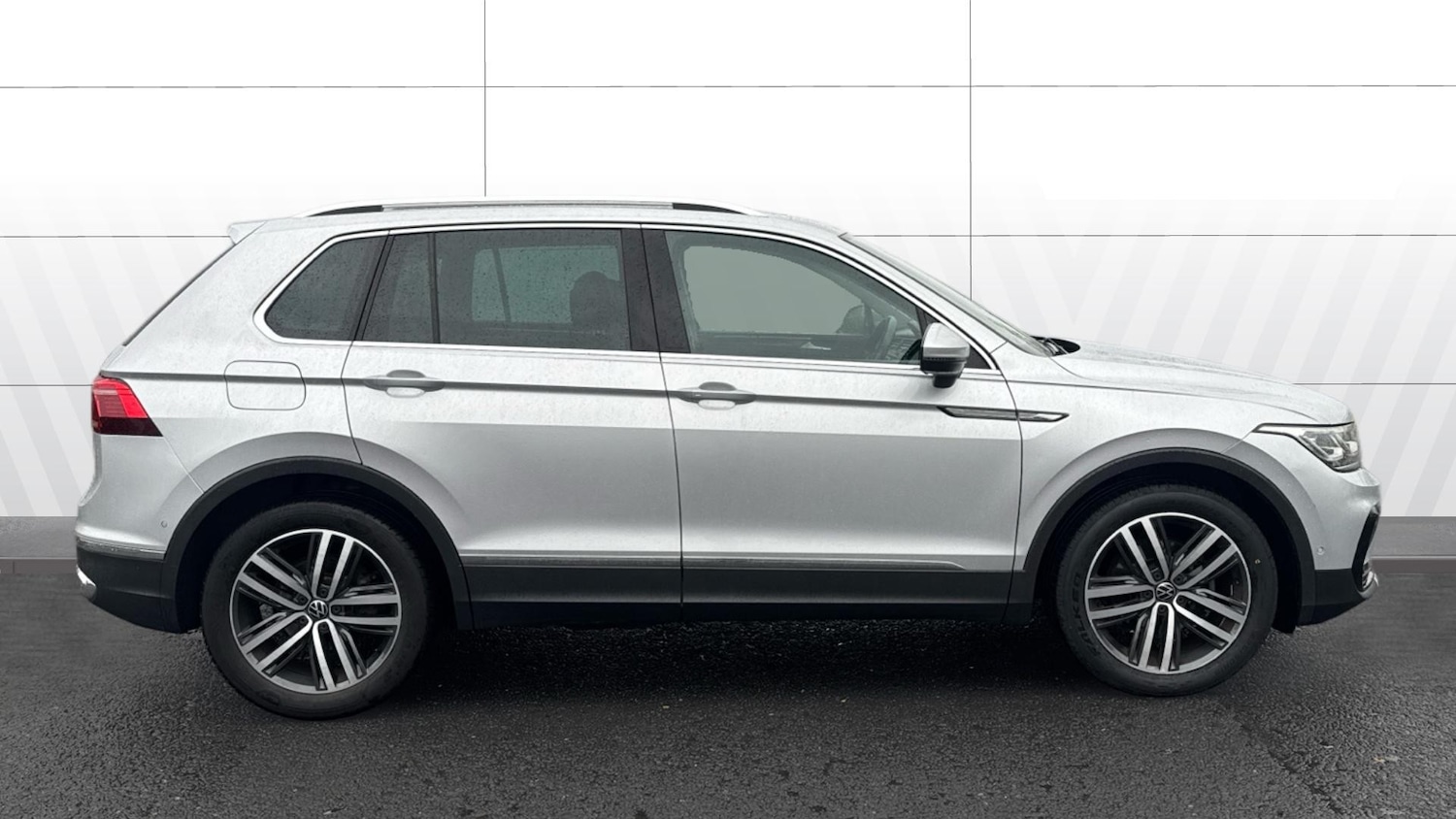 Used Volkswagen Tiguan 2021 for sale - 76894357: Photo 5