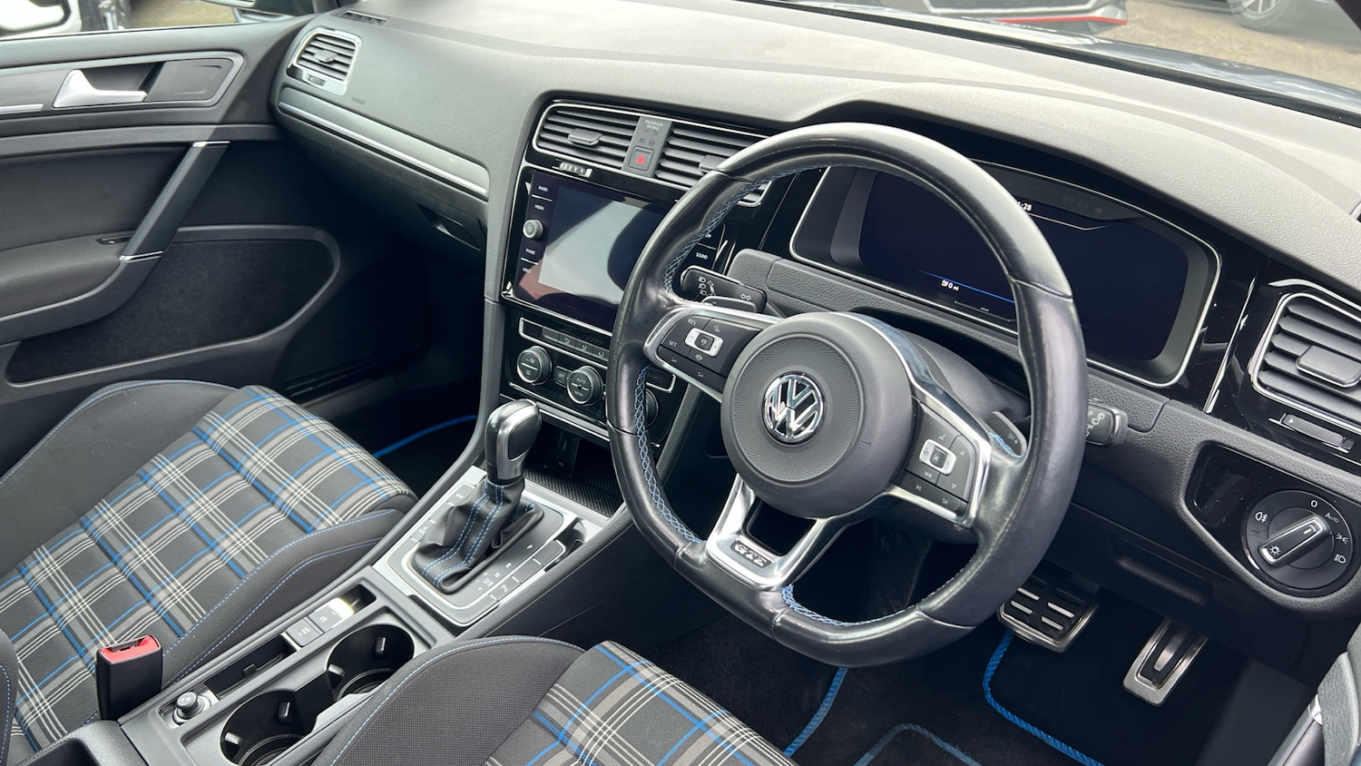 Used Volkswagen Golf 2020 for sale - 77116381: Photo 11