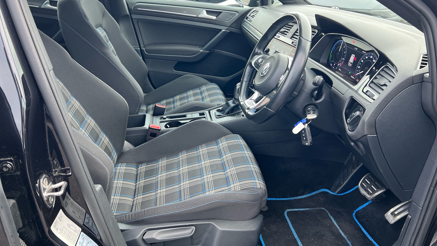 Used Volkswagen Golf 2020 for sale - 77116381: Photo 30