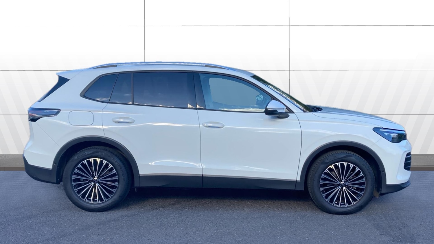 Used Volkswagen Tiguan 2024 for sale - 75985034: Photo 5