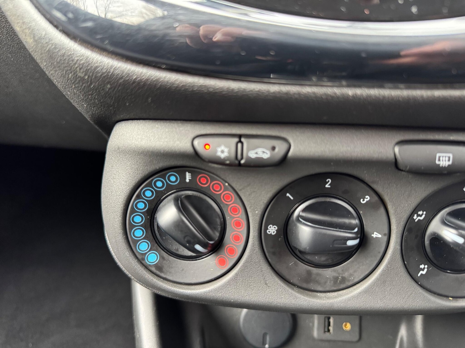 Used Vauxhall Corsa 2015 for sale - 77156177: Photo 26