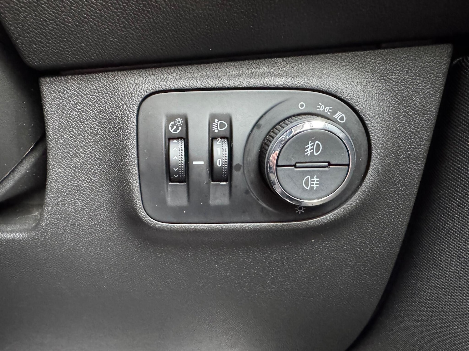 Used Vauxhall Corsa 2015 for sale - 77156177: Photo 30