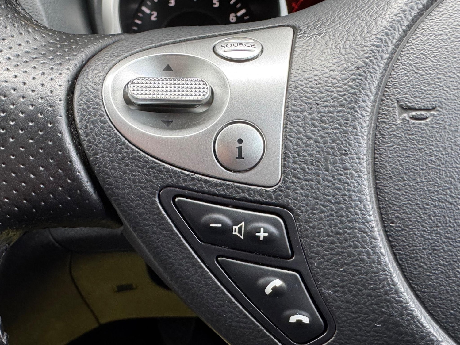 Used Nissan Juke 2017 for sale - 76772109: Photo 32