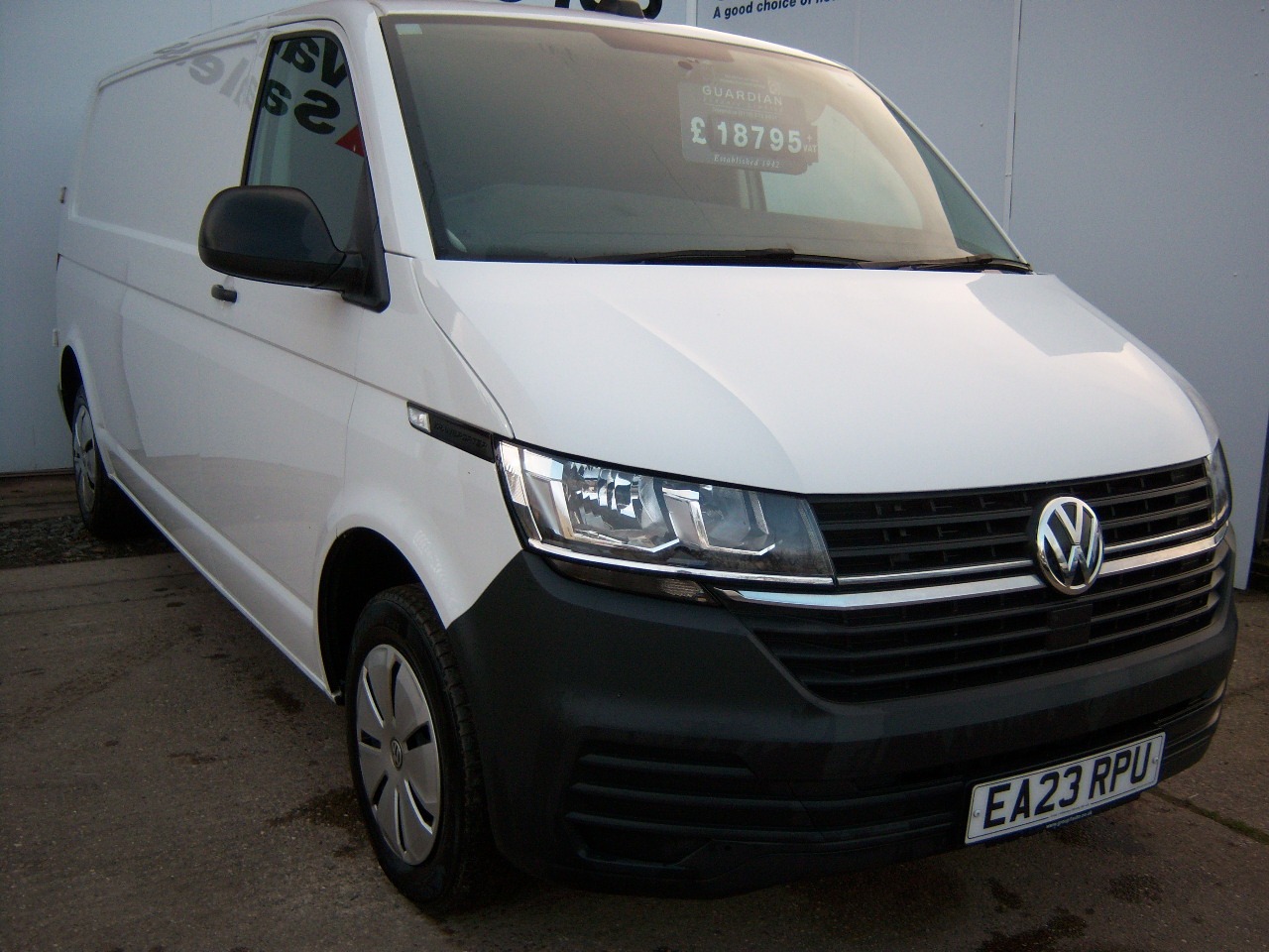 Used Volkswagen Transporter 2023 for sale - 76709807: Photo 1
