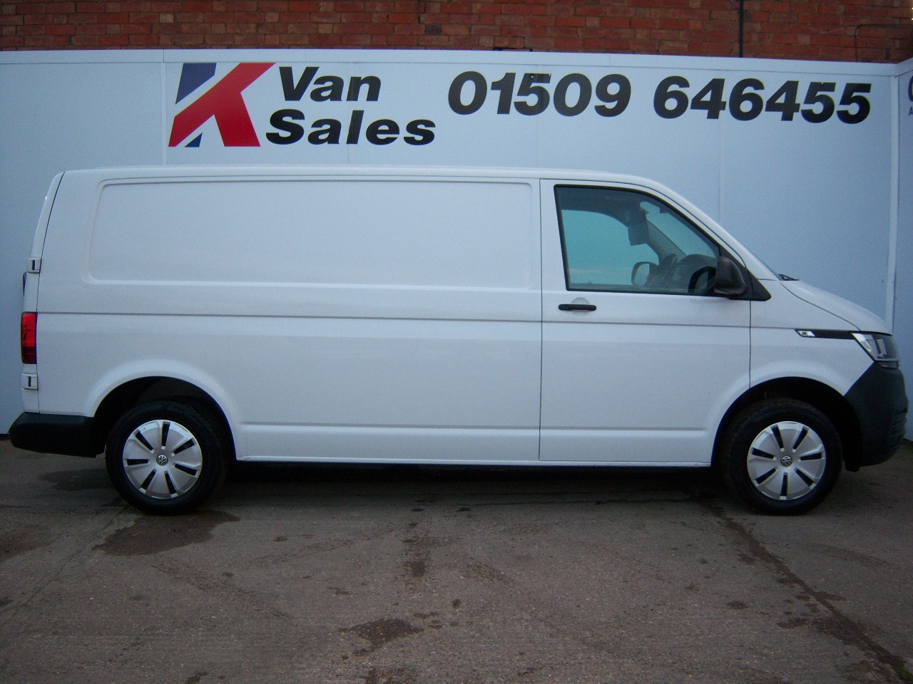 Used Volkswagen Transporter 2023 for sale - 76709807: Photo 2