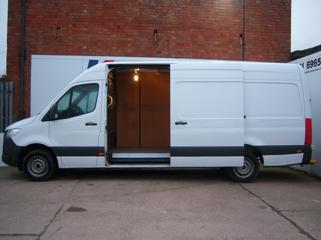 Used Mercedes-Benz Sprinter 2023 for sale - 77326952: Photo 3