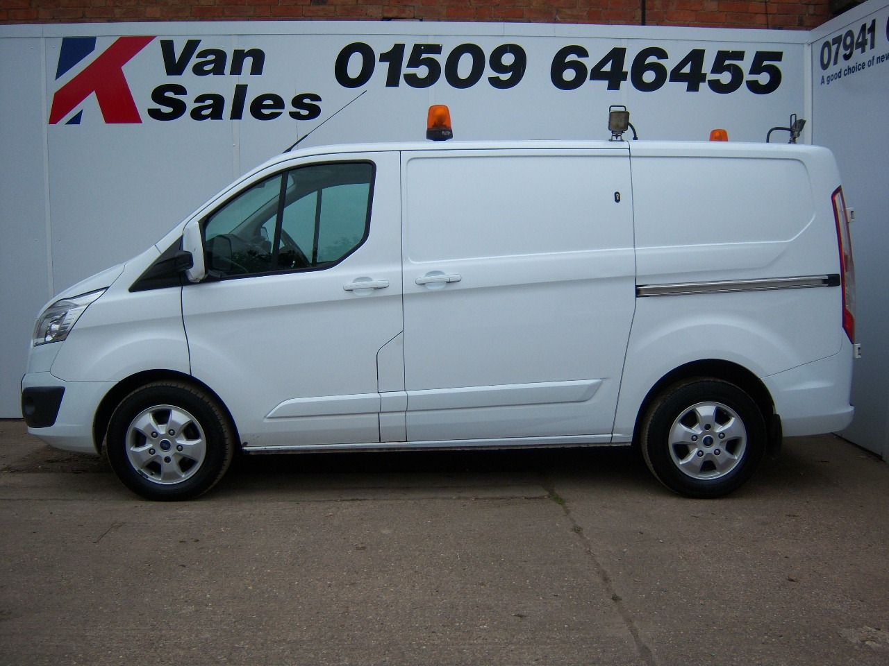 Used Ford Transit Custom 2017 for sale - 76331137: Photo 2