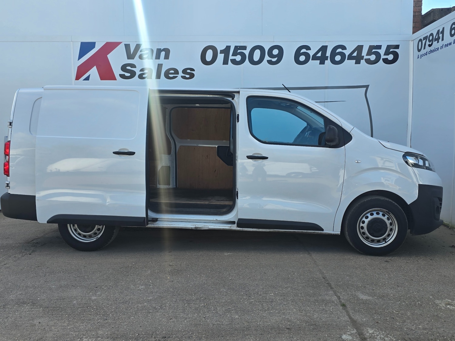 Used Vauxhall Vivaro 2023 for sale - 78109021: Photo 2
