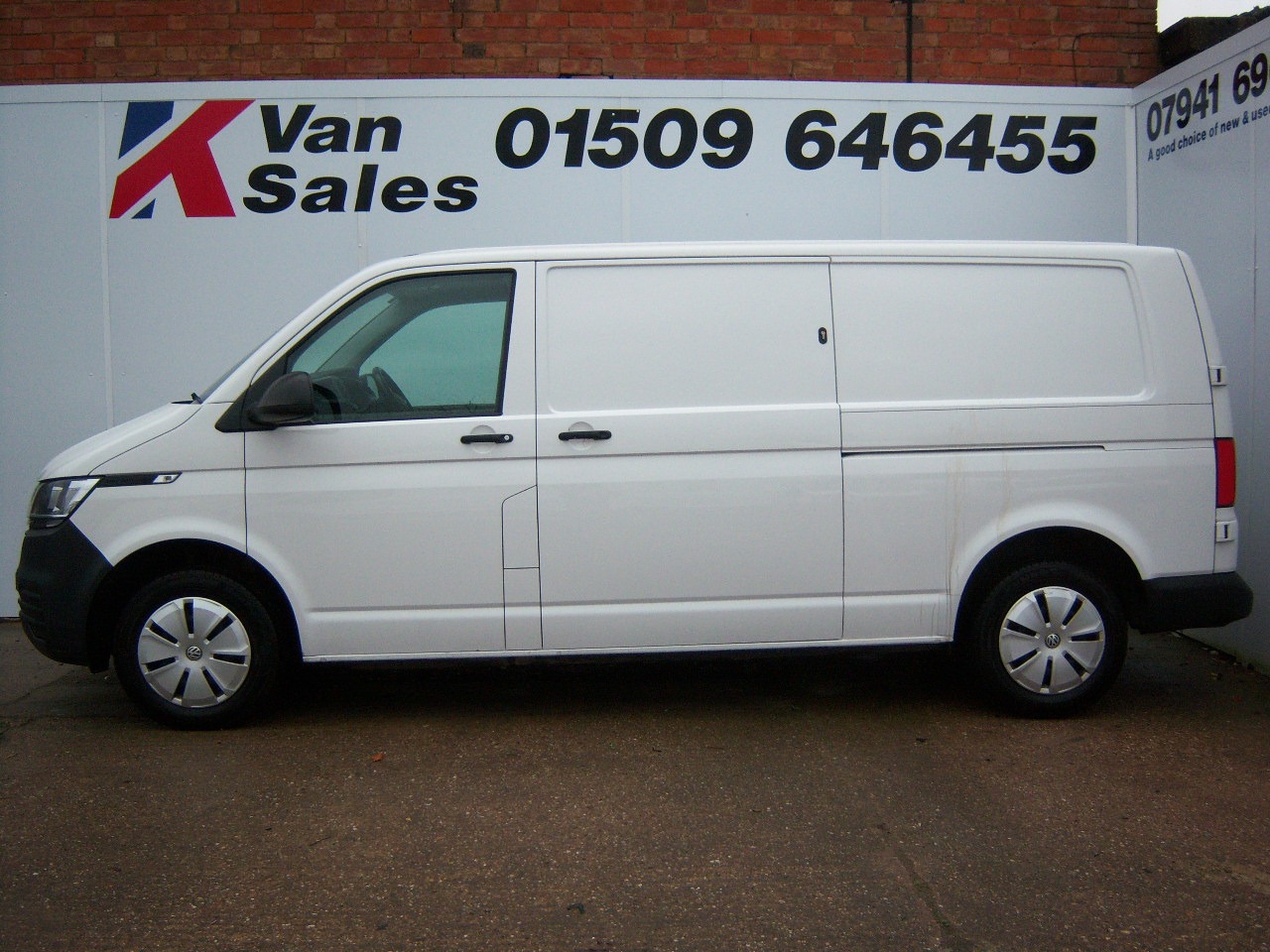 Used Volkswagen Transporter 2023 for sale - 76891649: Photo 2