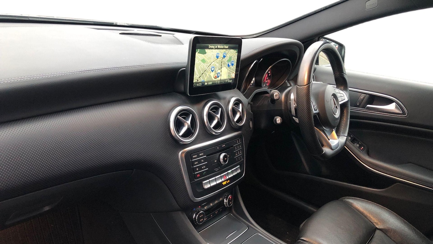 Used Mercedes-Benz A-Class 2018 for sale - 77736208: Photo 8