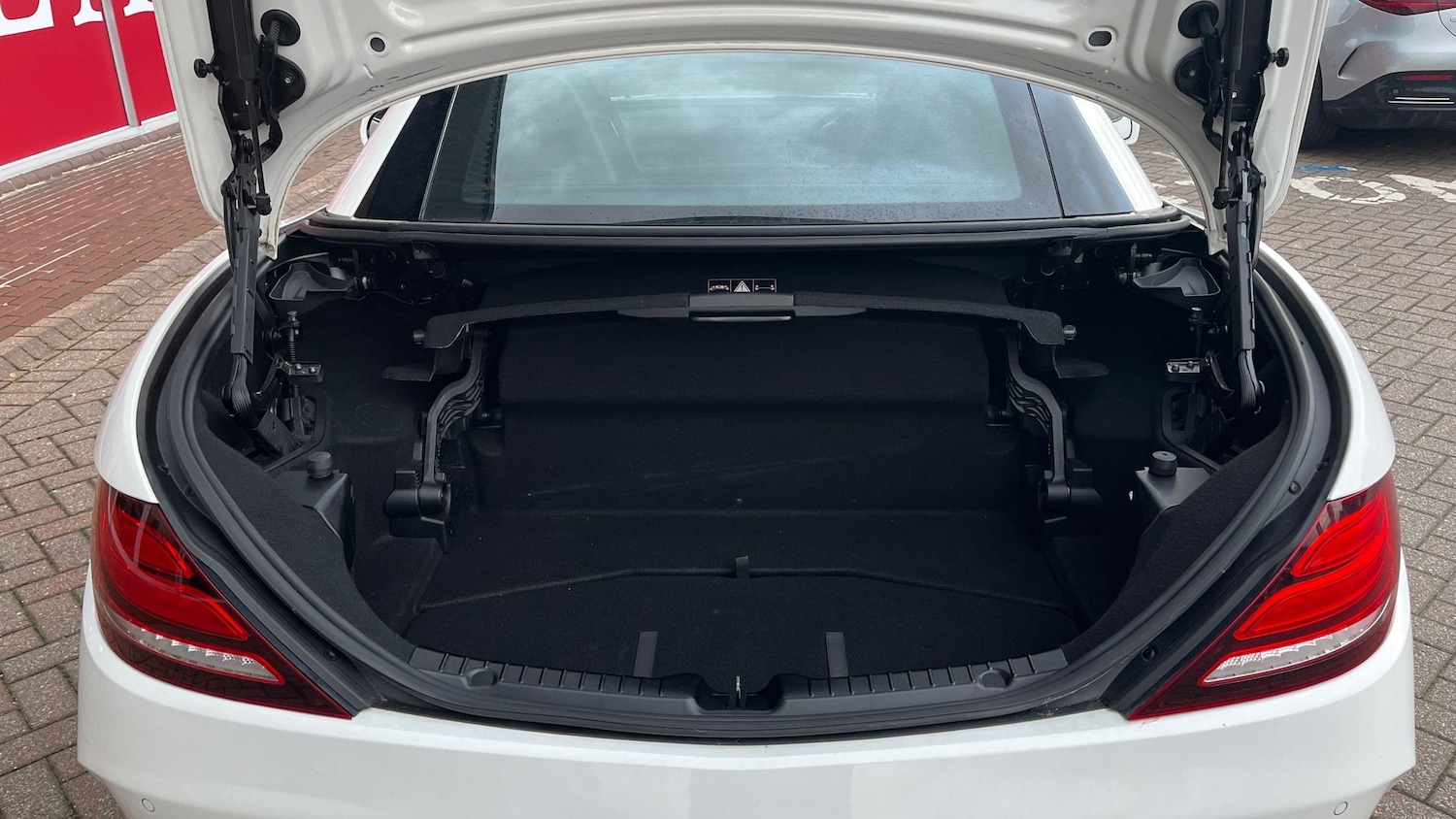 Used Mercedes-Benz SLC 2018 for sale - 76819779: Photo 14