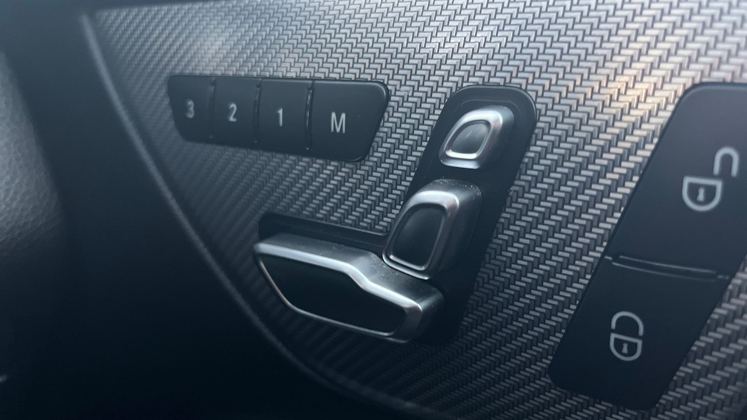 Used Mercedes-Benz SLC 2018 for sale - 76819779: Photo 21