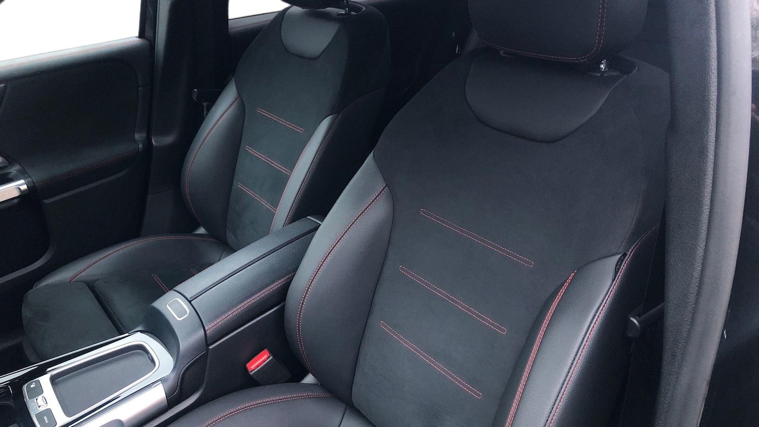 Used Mercedes-Benz GLB 2024 for sale - 77046414: Photo 11