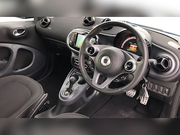 Used smart fortwo 2019 for sale - 76453399: Photo