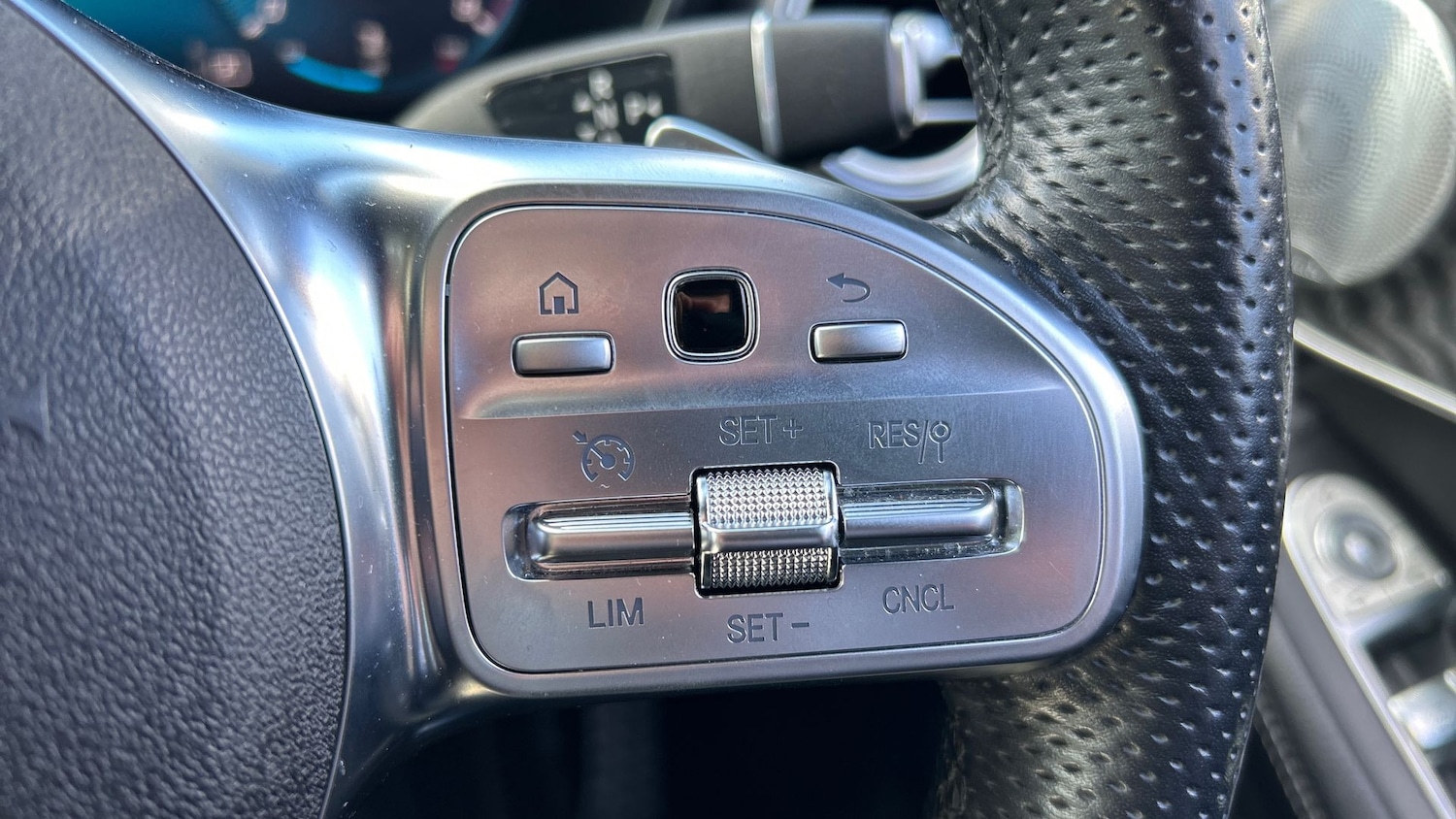 Used Mercedes-Benz GLC 2021 for sale - 76413623: Photo 21