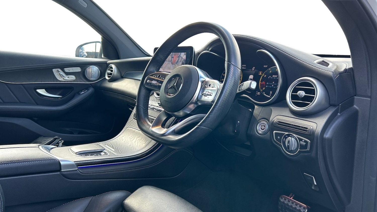 Used Mercedes-Benz GLC 2021 for sale - 76413623: Photo 3