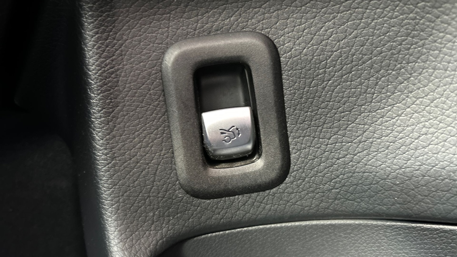 Used Mercedes-Benz GLC 2021 for sale - 76413623: Photo 39