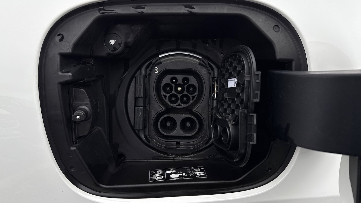 Used Mercedes-Benz EQA 2021 for sale - 77605373: Photo 24