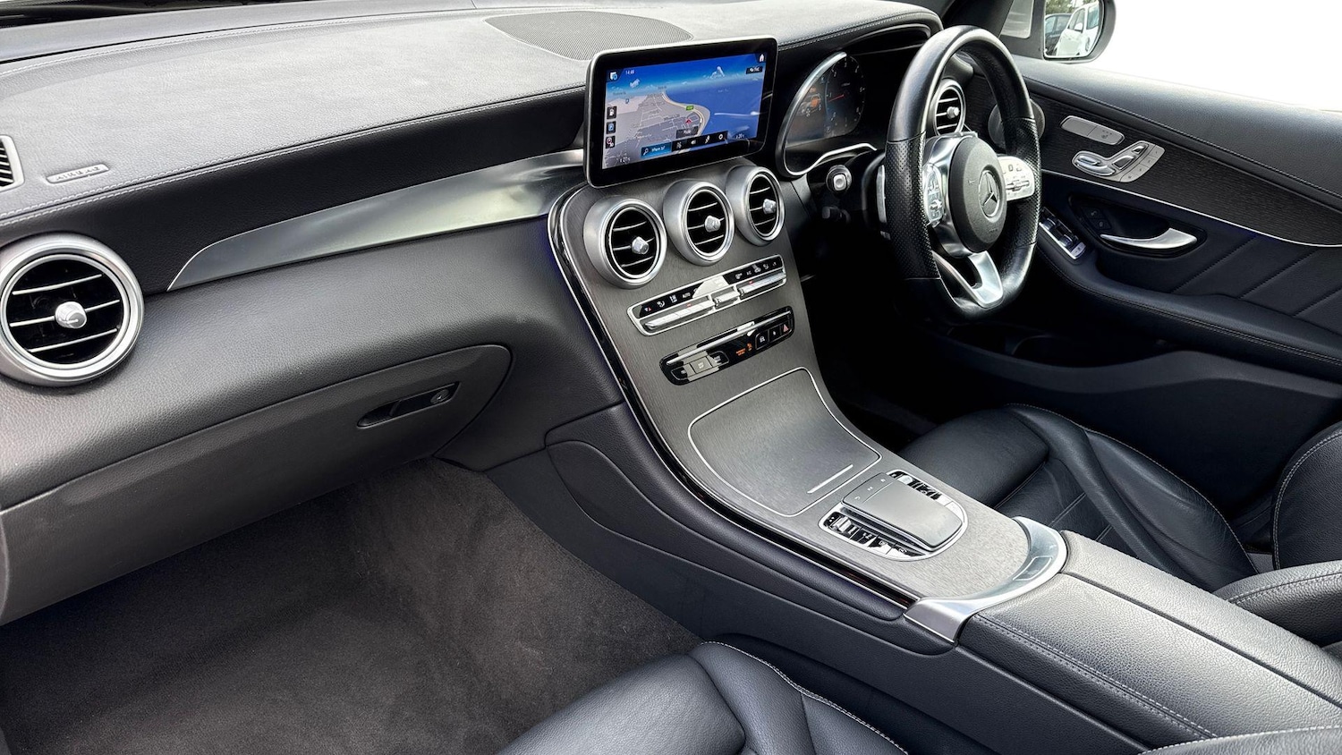 Used Mercedes-Benz GLC 2021 for sale - 77605334: Photo 8