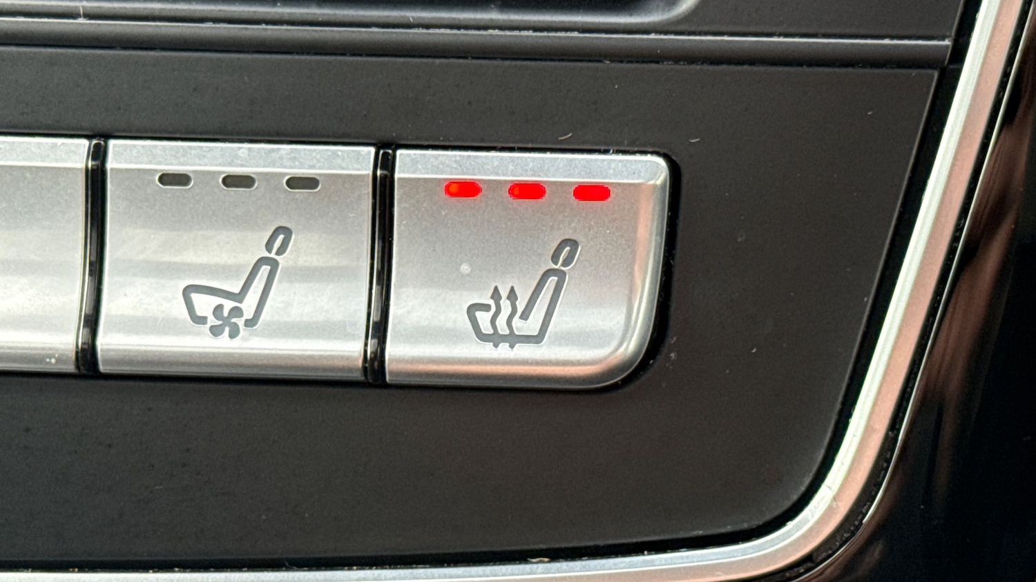 Used Mercedes-Benz GLE 2017 for sale - 77610674: Photo 32