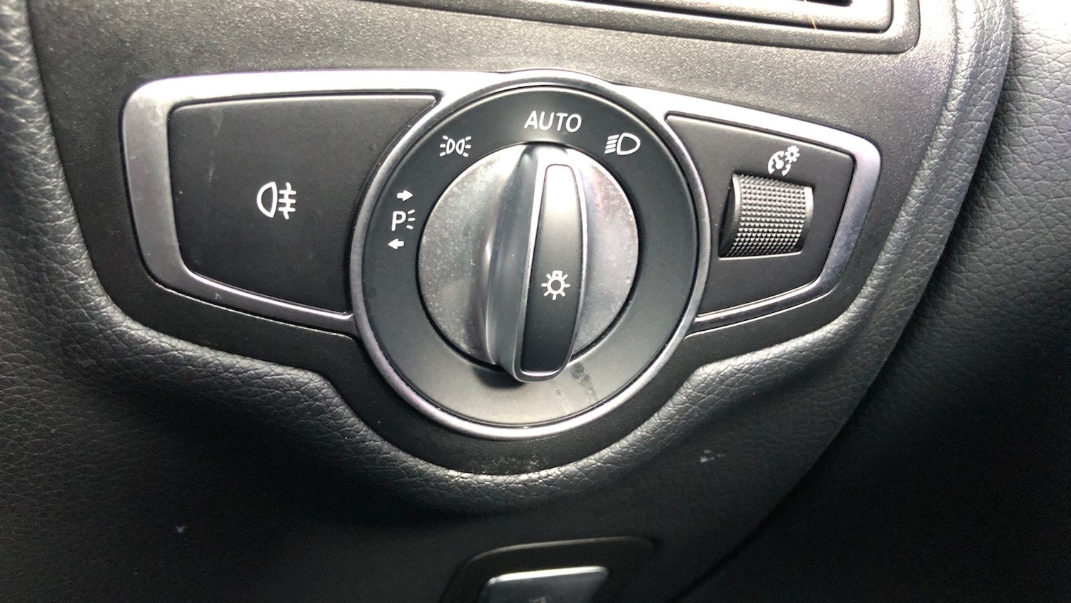 Used Mercedes-Benz GLC 2022 for sale - 77341037: Photo 28