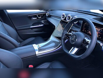 2025 (25) - C 220 AMG LINE PREM + D M 5-Door