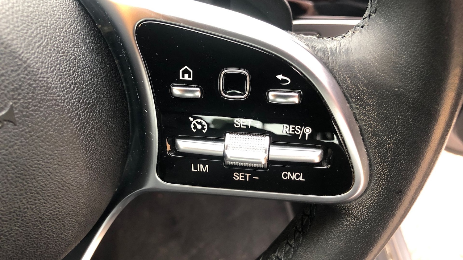 Used Mercedes-Benz A-Class 2018 for sale - 76694480: Photo 30