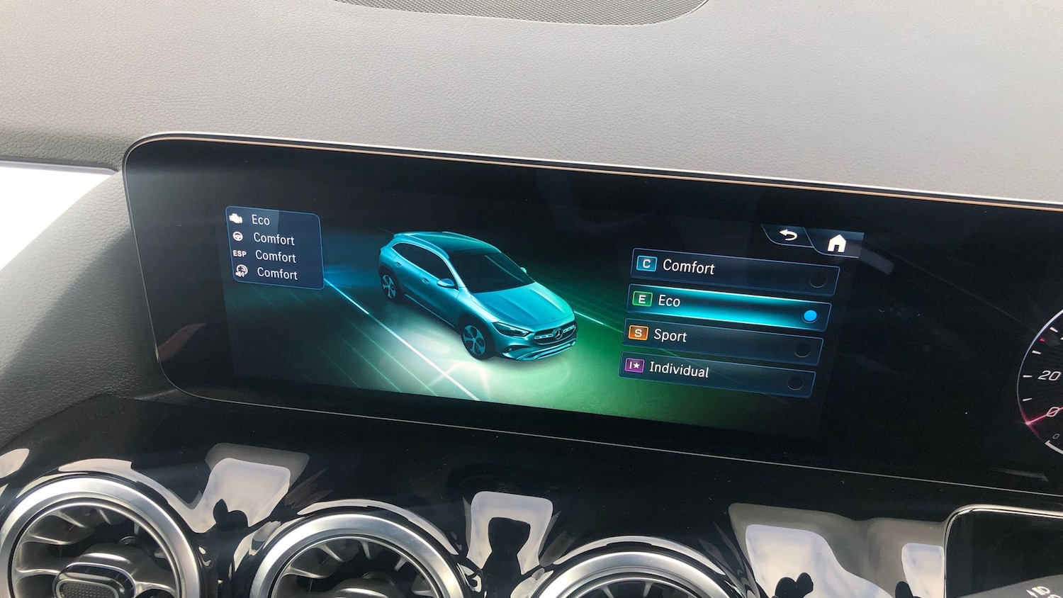 Used Mercedes-Benz GLA 2024 for sale - 76413539: Photo 35