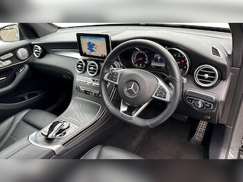 Used Mercedes-Benz GLC 2019 for sale - 77610676: Photo