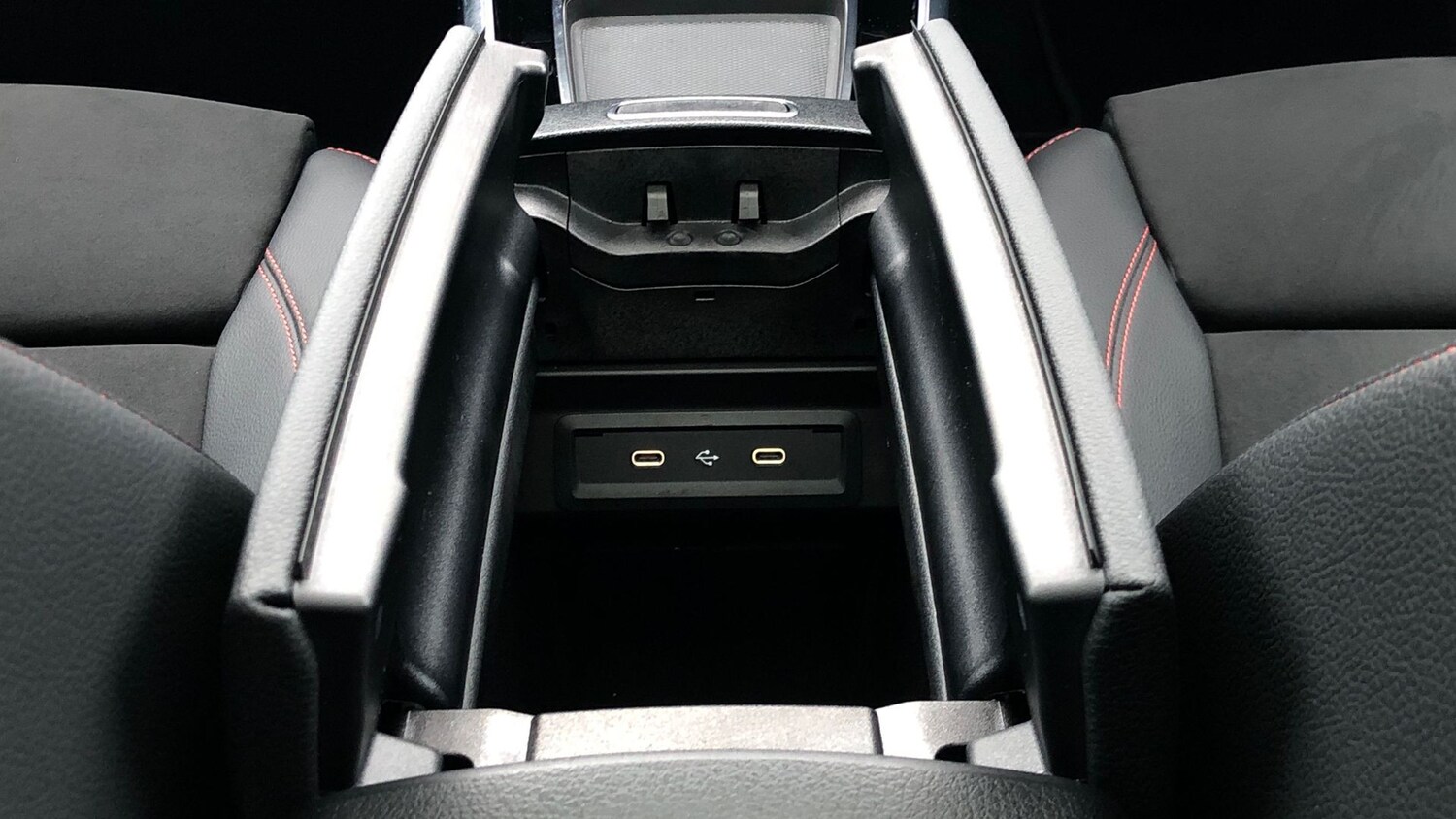 Used Mercedes-Benz EQB 2025 for sale - 76627496: Photo 27