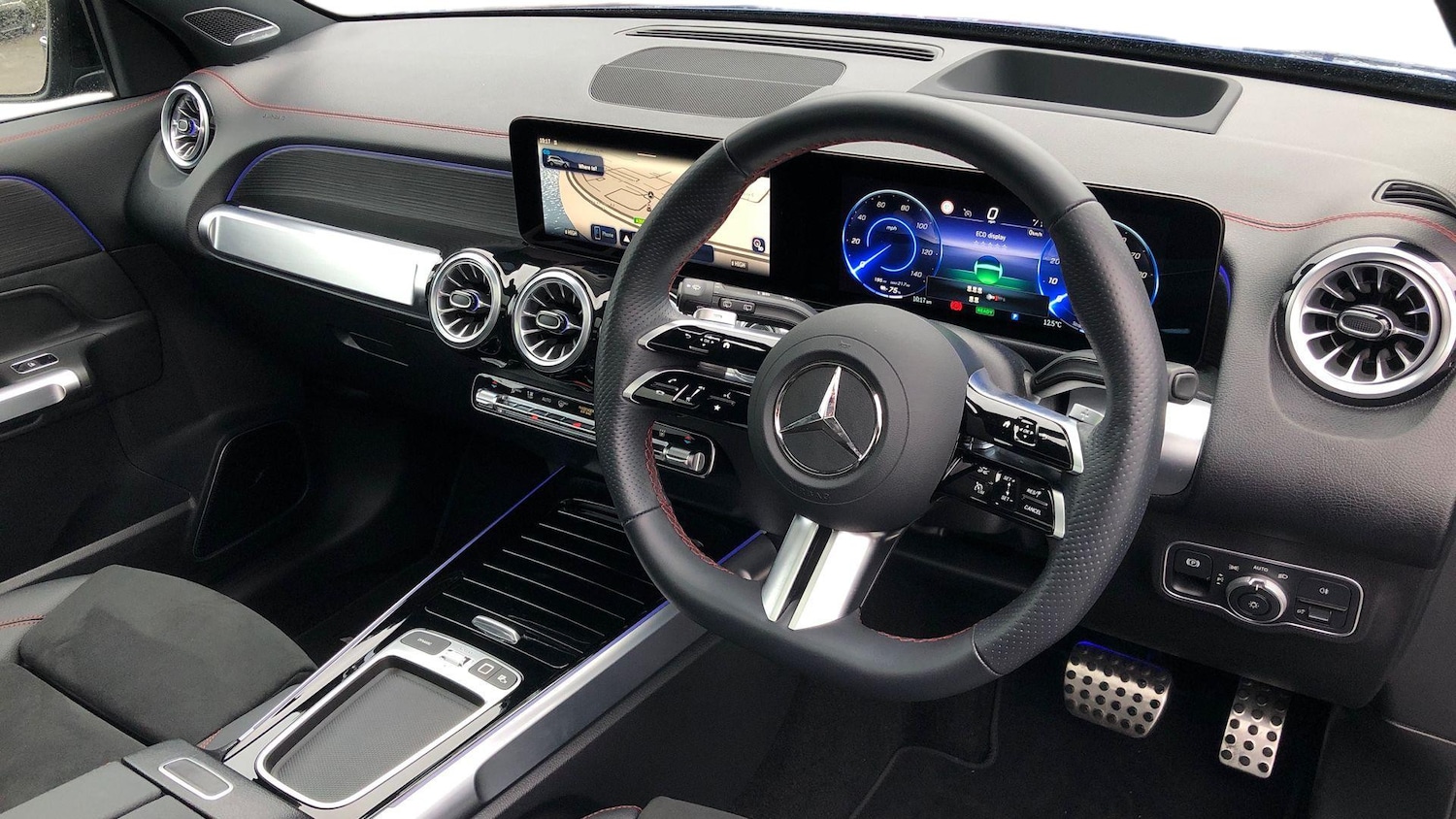 Used Mercedes-Benz EQB 2025 for sale - 76627496: Photo 3