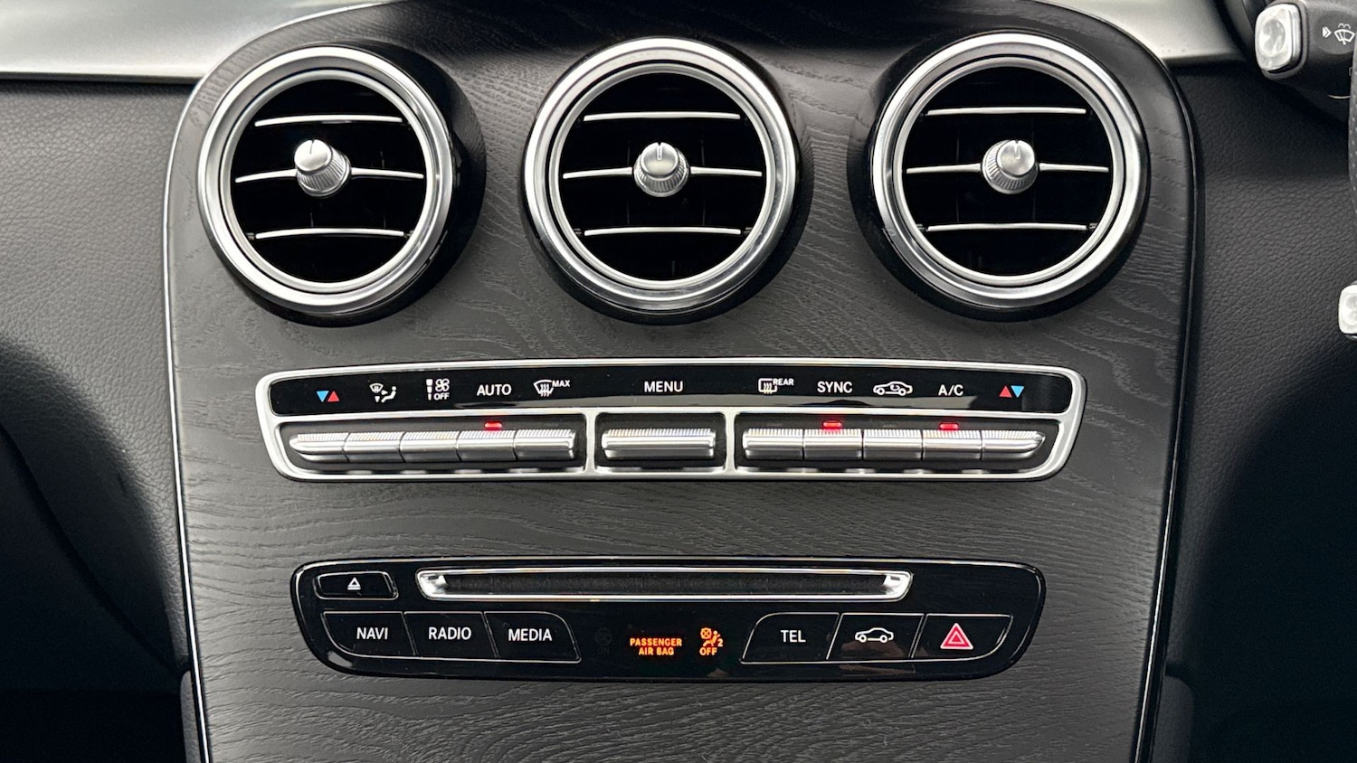 Used Mercedes-Benz GLC 2019 for sale - 77605336: Photo 27