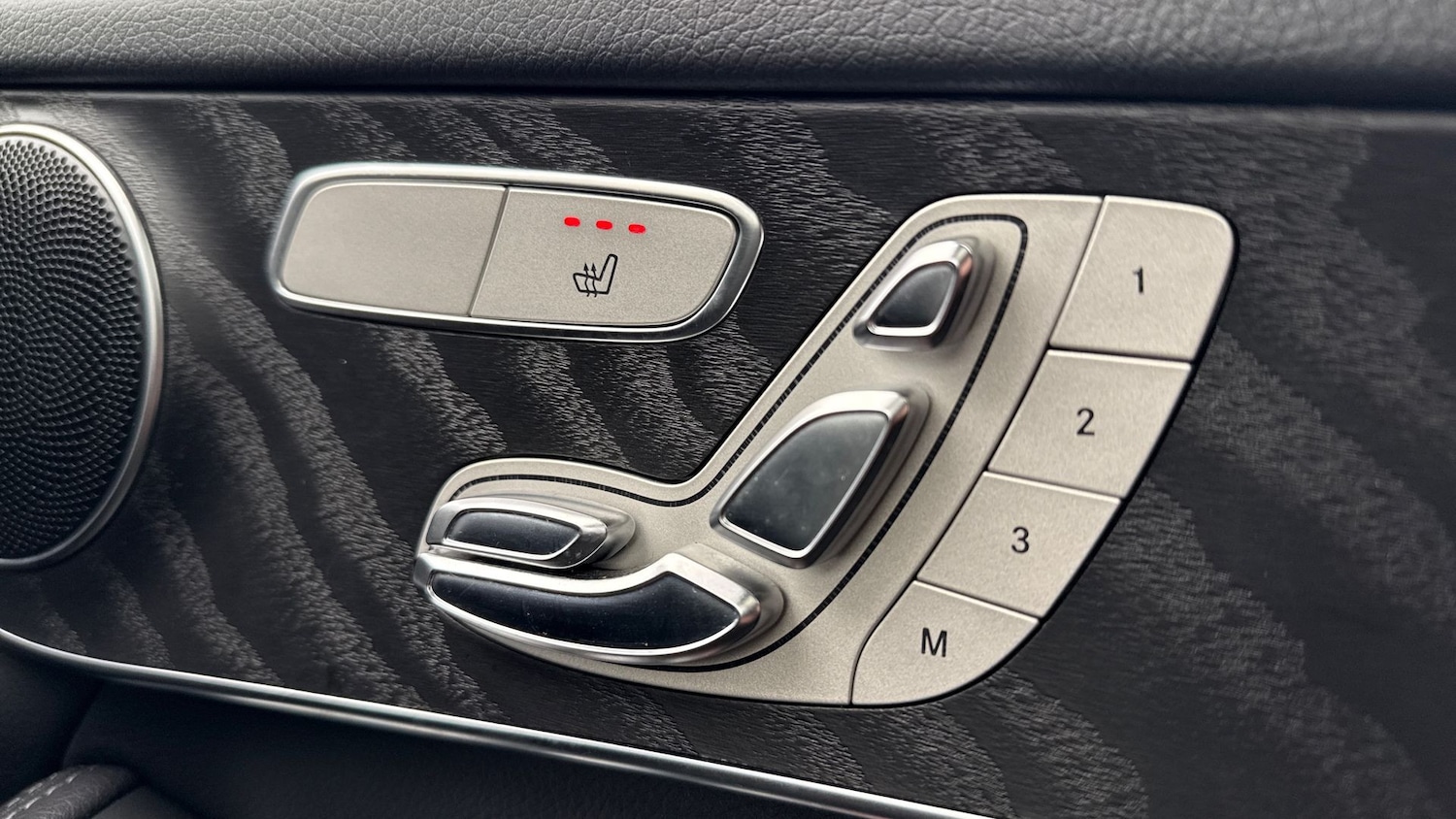 Used Mercedes-Benz GLC 2019 for sale - 77605336: Photo 28