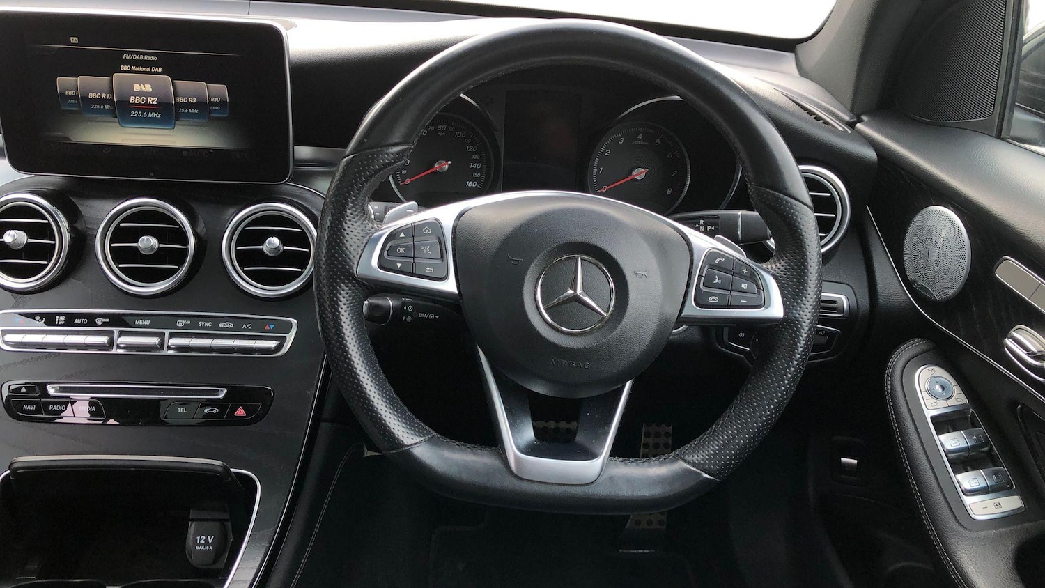 Used Mercedes-Benz GLC 2018 for sale - 77128620: Photo 9