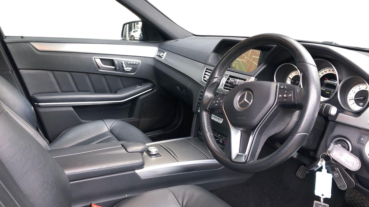 Used Mercedes-Benz E Class 2015 for sale - 76418628: Photo 3