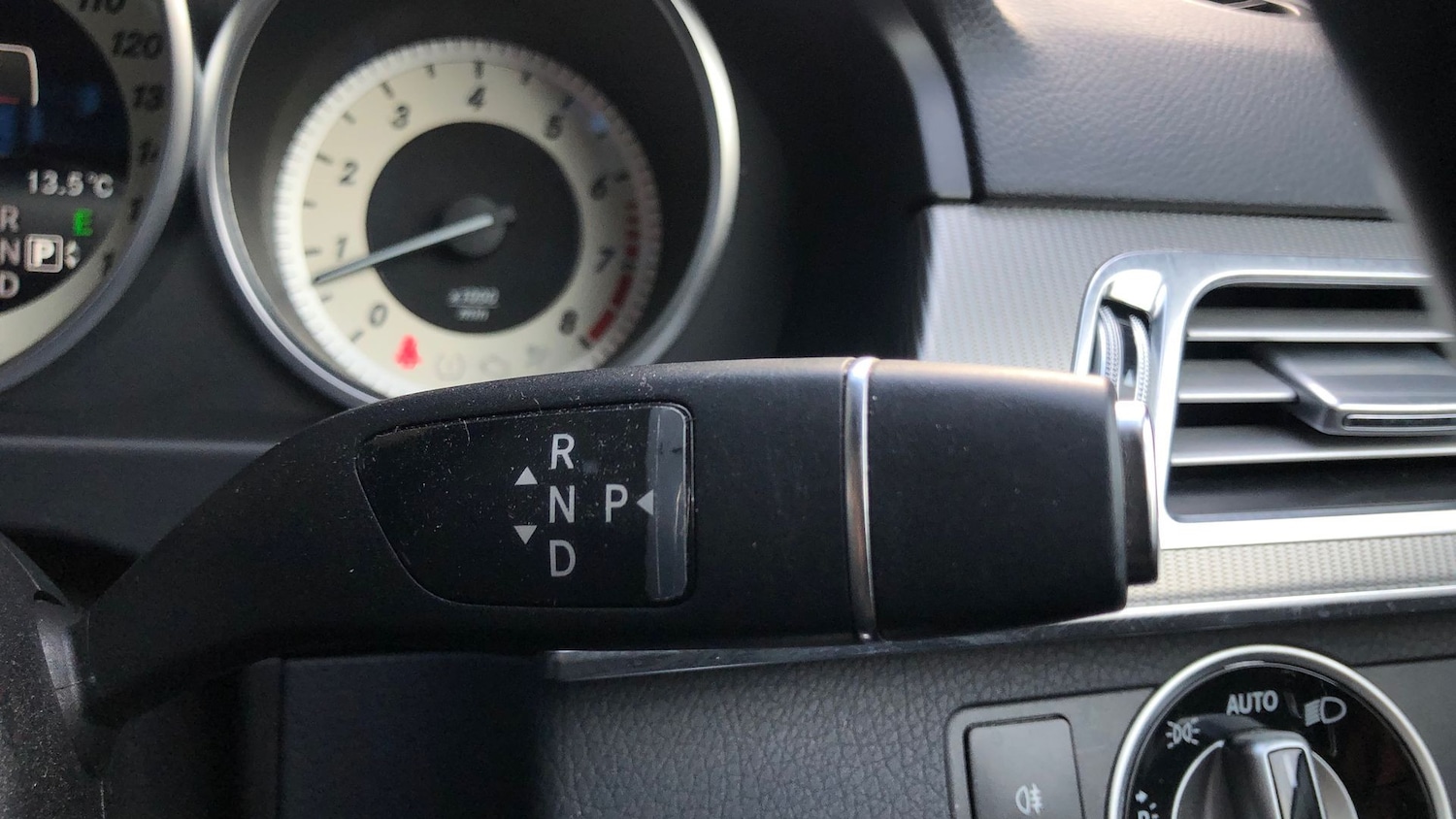 Used Mercedes-Benz E Class 2015 for sale - 76418628: Photo 37