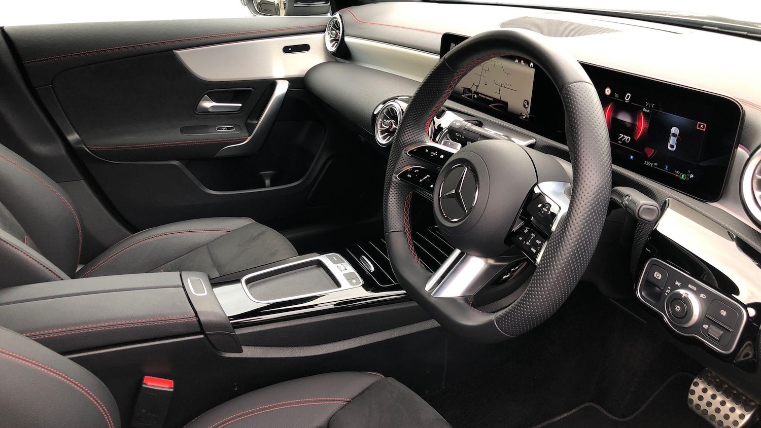 Used Mercedes-Benz CLA 2025 for sale - 76413581: Photo 3