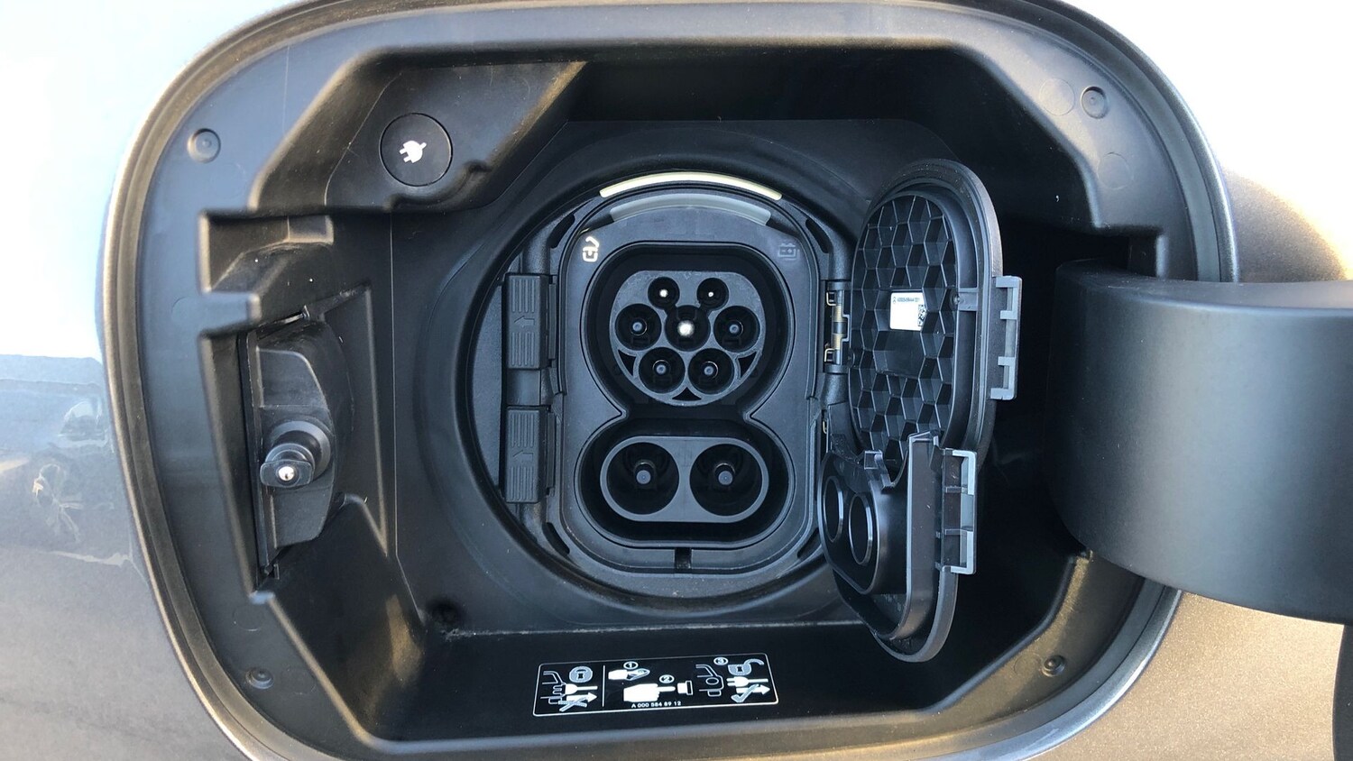 Used Mercedes-Benz EQA 2024 for sale - 76949442: Photo 22