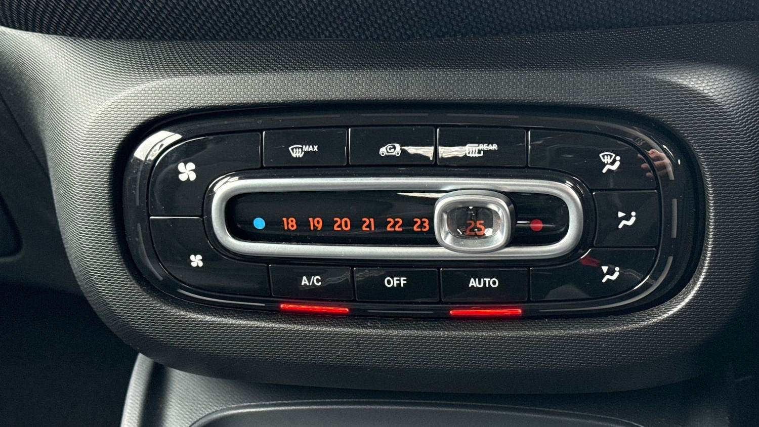 Used smart fortwo 2018 for sale - 77382194: Photo 31