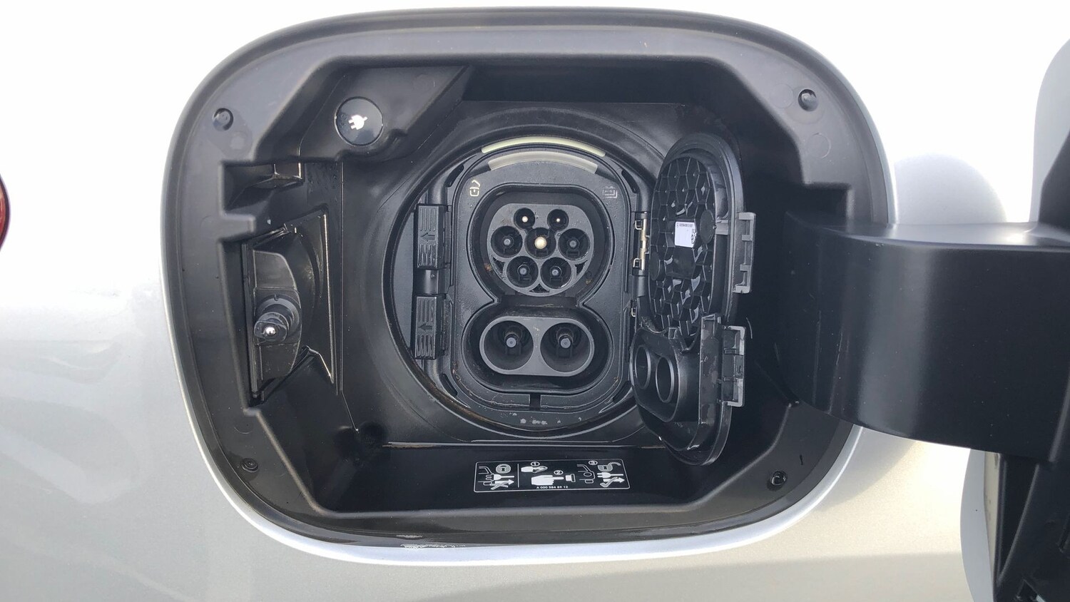 Used Mercedes-Benz EQA 2021 for sale - 76949465: Photo 24