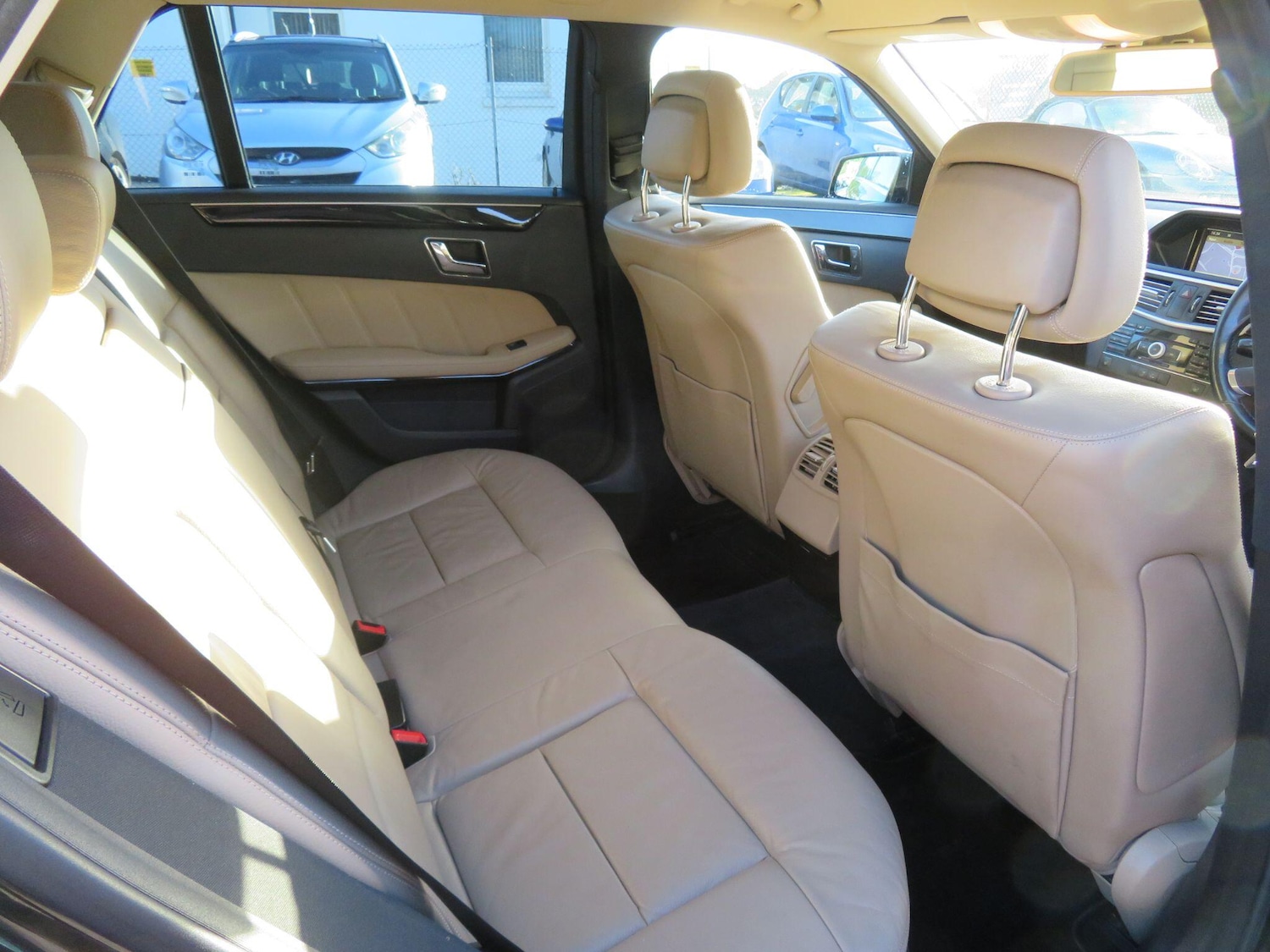 Used Mercedes-Benz E Class 2010 for sale - 77016153: Photo 10