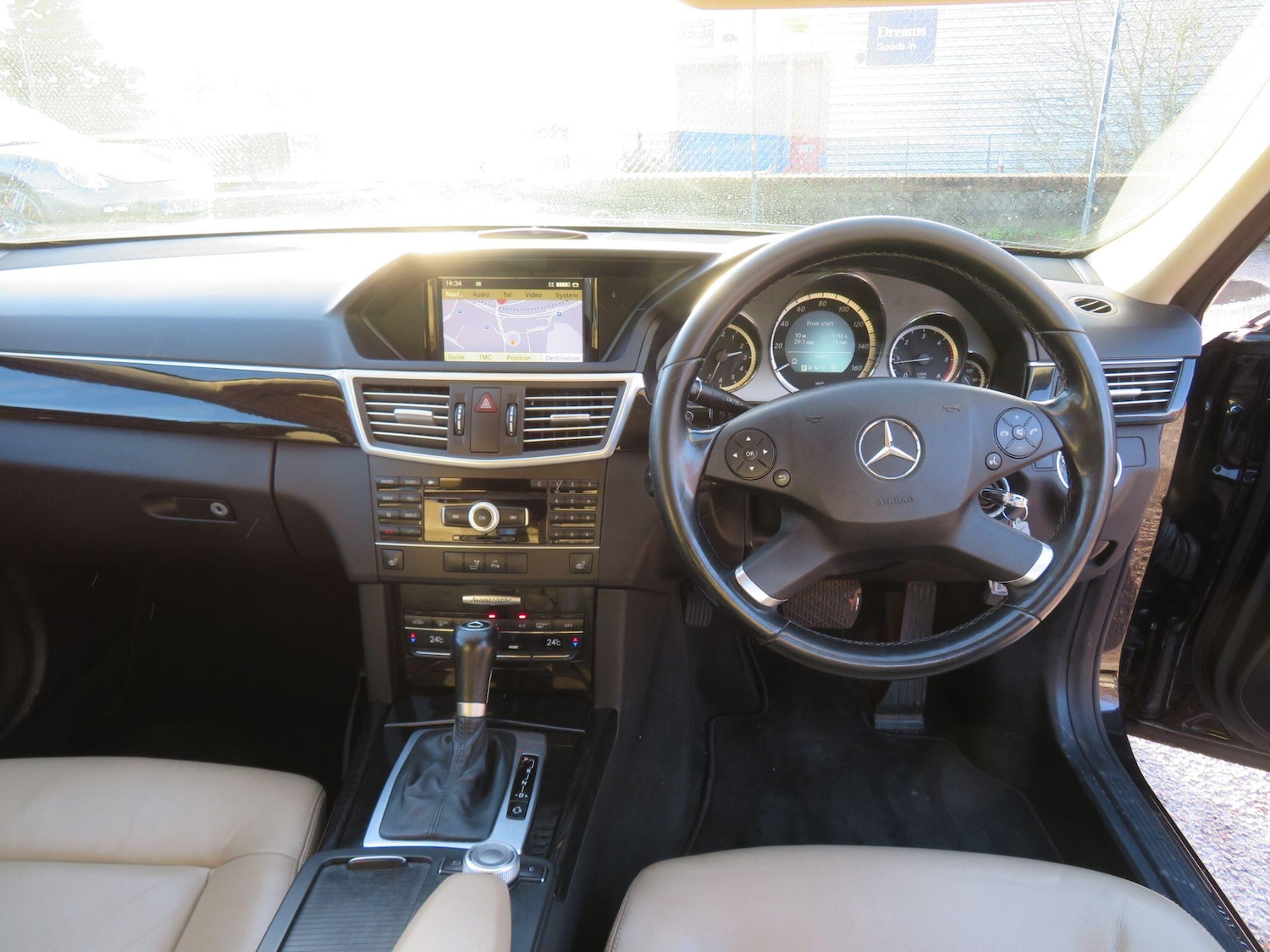 Used Mercedes-Benz E Class 2010 for sale - 77016153: Photo 11