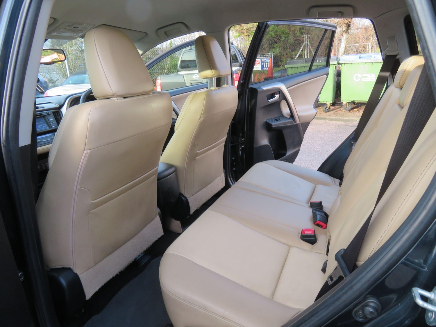 Used Toyota RAV4 2015 for sale - 76965132: Photo 12